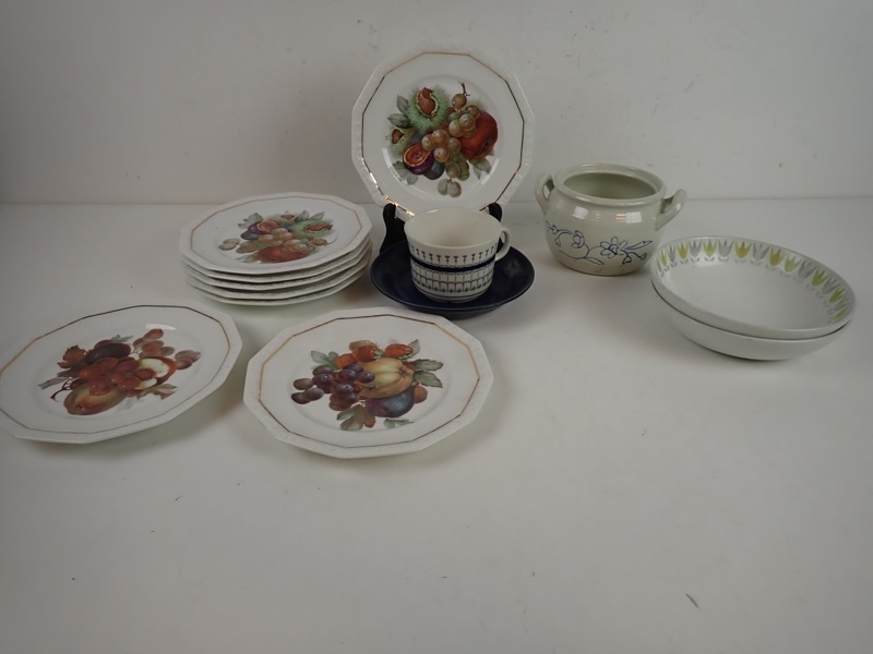 ASSIETTER "Maria" Rosenthal, BLÅVIT KRUKA m m