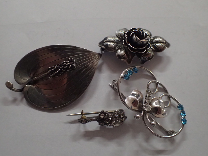 4st broscher i silver