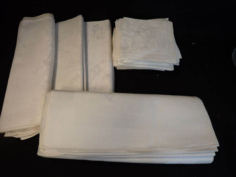 4 st DUKAR + 18 st SERVETTER