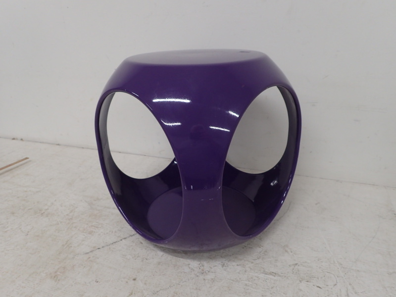 Bord/Pall i plast   H:43cm   B:49cm