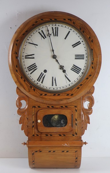 VÄGGUR MED INTARSIA