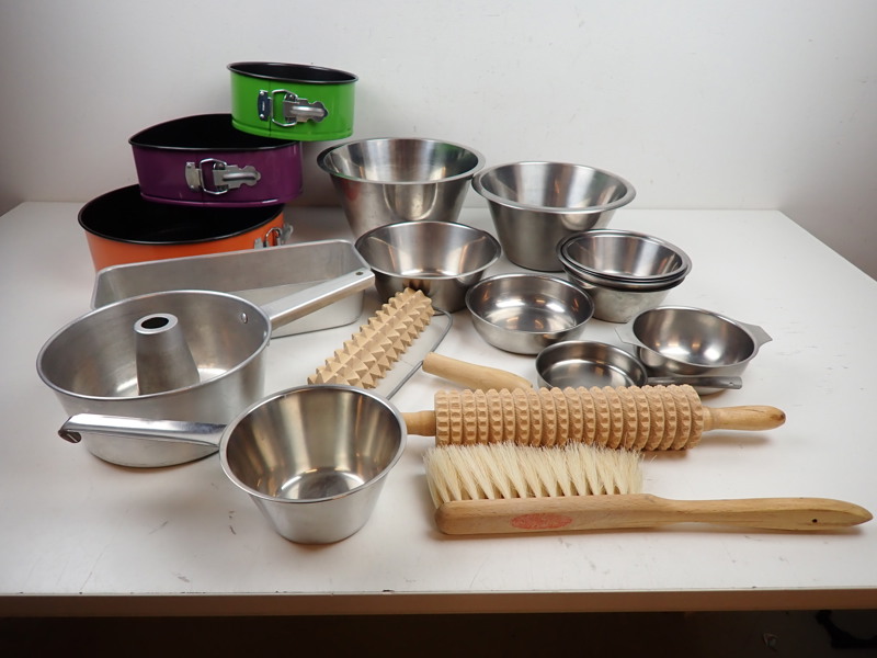 ROSTFRITT, BAKFORMAR m m