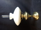 BORDSFOTOGENLAMPA i mässing och glas