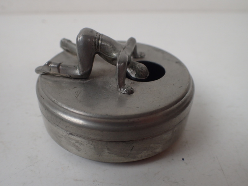 Manschettknappsask i tenn D:6,5cm